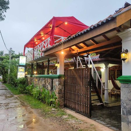 Shantha Surf Villa เวลิกามา ภายนอก รูปภาพ